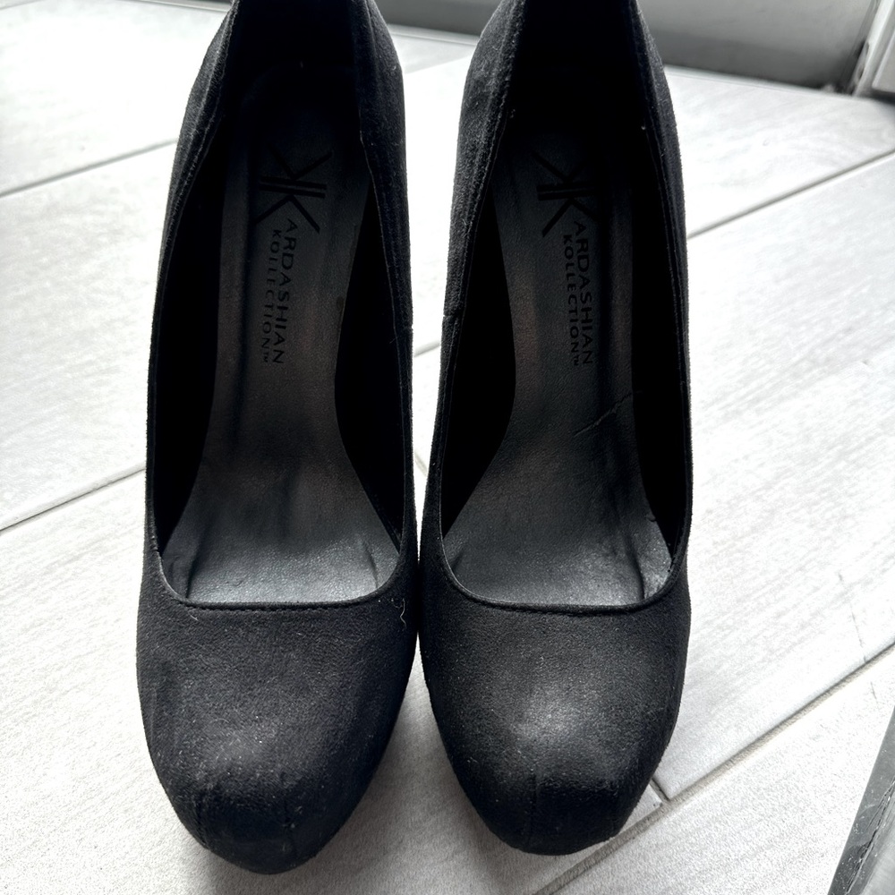 Heel pumps-brand new